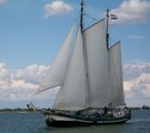 Mon Desir zeilschip onder zeil op IJsselmeer