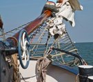 Zeilschip Mon Desir in het kkluivernet